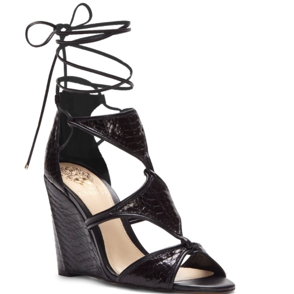 Nwot Vince Camuto Maria snake wedge lace up